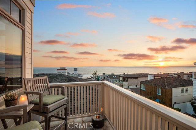 220 20th Street, Manhattan Beach CA: https://media.crmls.org/medias/866d1855-e216-464a-8385-00b26f226fef.jpg