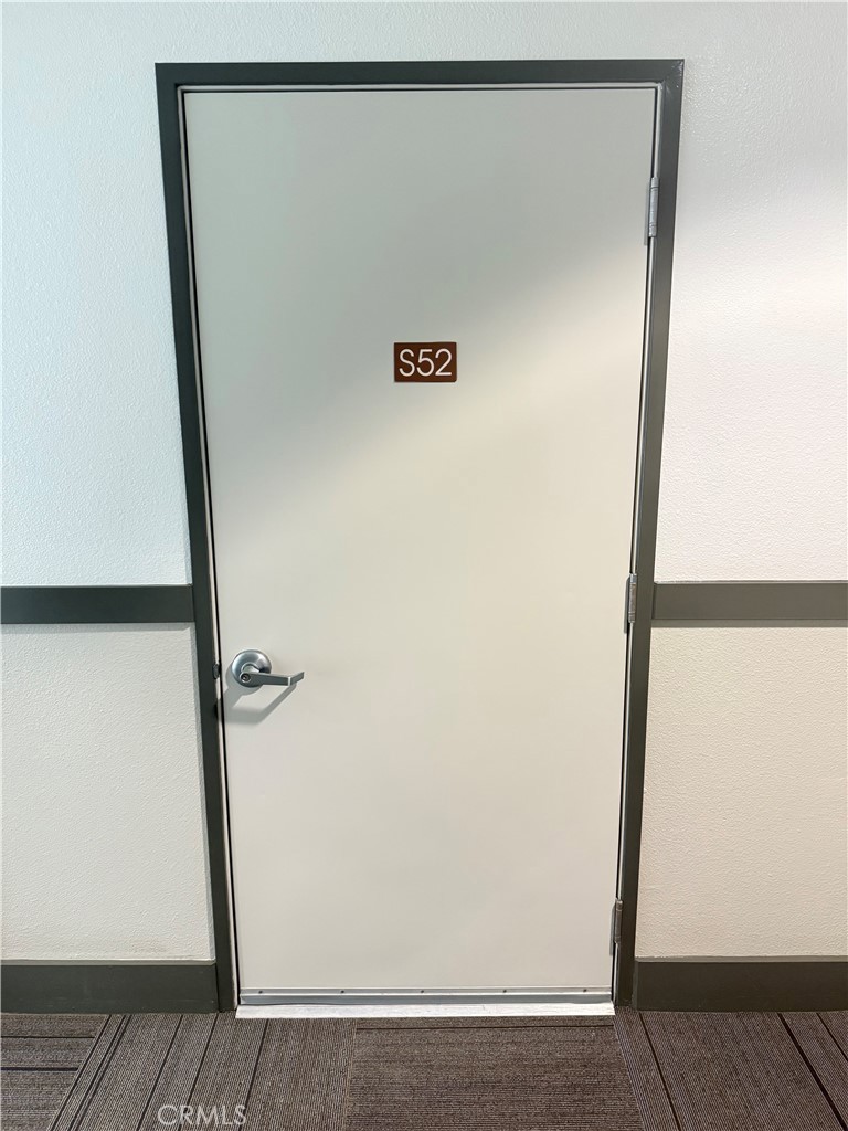 https://media.crmls.org/medias/866d2f46-f492-4865-84f1-2f4a735697b3.jpg?preset=X-Large