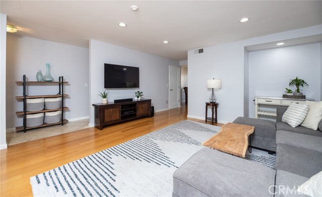 2617 Ruhland Avenue, Redondo Beach, California 90278, 2 Bedrooms Bedrooms, ,1 BathroomBathrooms,Residential,Sold,Ruhland,SB23059783