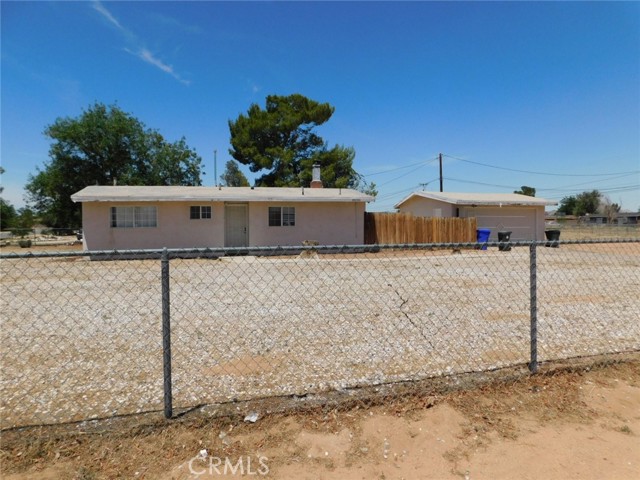 Detail Gallery Image 1 of 1 For 14200 Pawnee Rd, Apple Valley,  CA 92307 - 2 Beds | 1 Baths