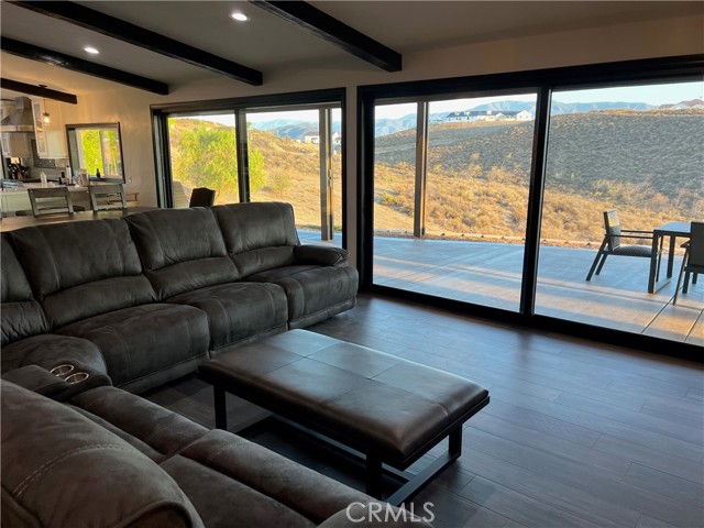 35251 Calle Campo, Temecula CA: https://media.crmls.org/medias/866ed695-c8bc-459b-876b-414052753c6e.jpg