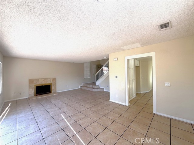 Detail Gallery Image 4 of 24 For 25077 Morning Dove Way, Moreno Valley,  CA 92551 - 4 Beds | 2/1 Baths
