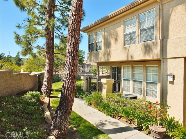 Detail Gallery Image 3 of 17 For 16 Fulmar, Aliso Viejo,  CA 92656 - 2 Beds | 2/1 Baths