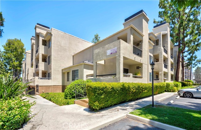 Detail Gallery Image 1 of 36 For 21450 Burbank Bld #211,  Woodland Hills,  CA 91367 - 2 Beds | 2 Baths
