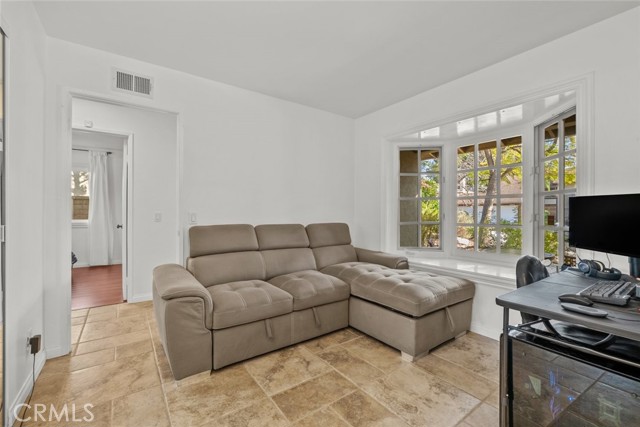Detail Gallery Image 8 of 35 For 13247 Mission Tierra Way, Granada Hills,  CA 91344 - 4 Beds | 2 Baths