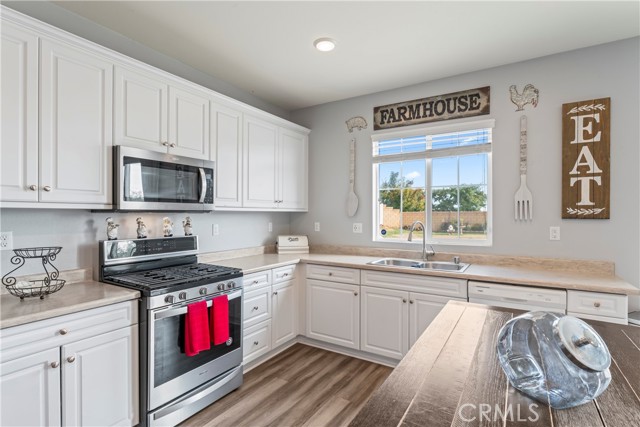 Detail Gallery Image 11 of 49 For 695 Poo Ish, San Jacinto,  CA 92582 - 6 Beds | 3/1 Baths