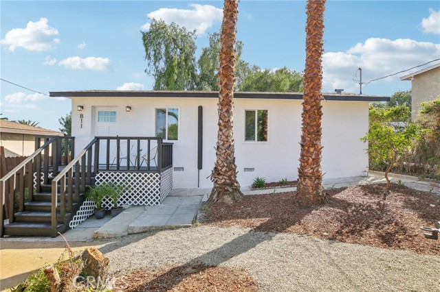 811 W Oliver Street, San Pedro CA: https://media.crmls.org/medias/867226f9-0be1-438b-8a2c-868ef6d2ccc9.jpg