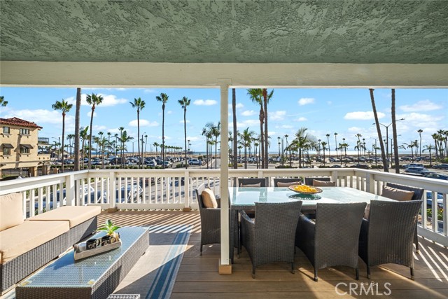 Detail Gallery Image 42 of 56 For 700 E Oceanfront, Newport Beach,  CA 92661 - – Beds | – Baths