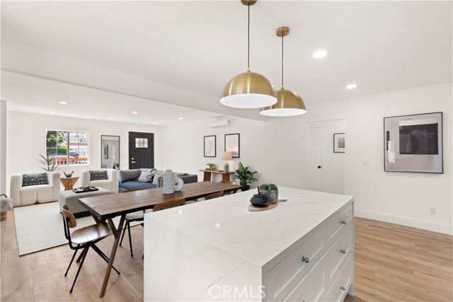 5732 Hillcrest Drive, Los Angeles CA: https://media.crmls.org/medias/86736f01-127e-4ac6-8641-7bb744cf7222.jpg