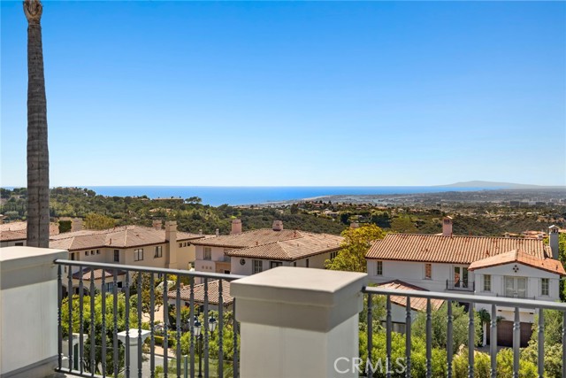 7 Vista Luci, Newport Coast CA: https://media.crmls.org/medias/867384ef-ce6b-411f-98a8-e95e790d8b52.jpg