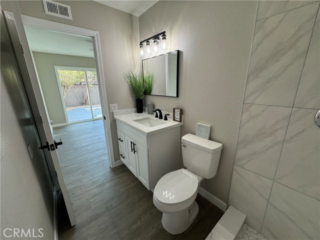 Detail Gallery Image 17 of 24 For 25561 Alicante Dr, Valencia,  CA 91355 - 3 Beds | 2 Baths