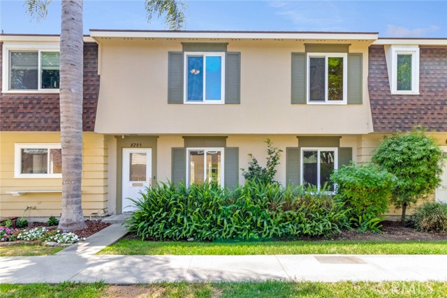 8205 Pennington Dr, Huntington Beach, CA 92646