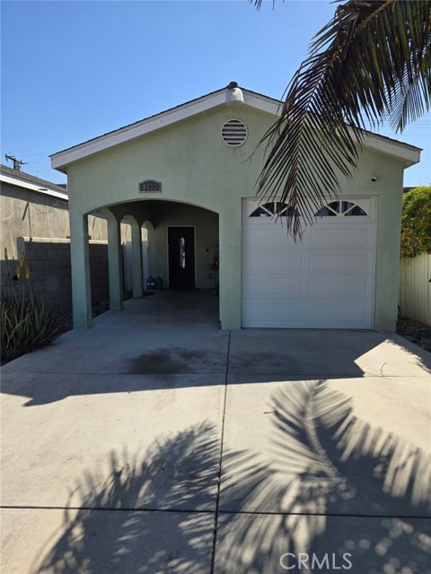 8632 S Fir Avenue, Los Angeles CA: https://media.crmls.org/medias/867400a0-8774-416c-92a0-071a24bf4305.jpg