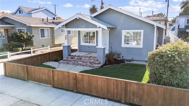 765 Loma Avenue, Long Beach CA: https://media.crmls.org/medias/8675f577-947a-4e63-b542-9a0e6d40ea43.jpg