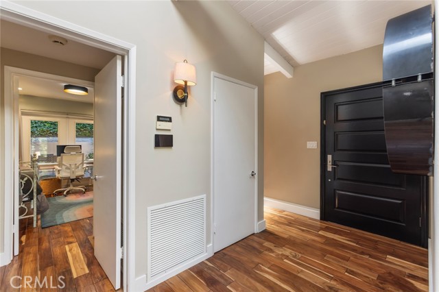 Detail Gallery Image 27 of 60 For 11922 Sunshine Ter, Studio City,  CA 91604 - 3 Beds | 2 Baths