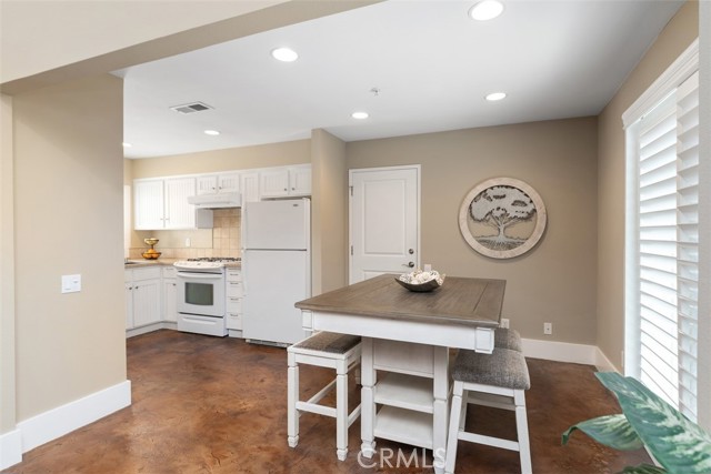 Detail Gallery Image 11 of 46 For 620 via Umbroso, San Clemente,  CA 92672 - 2 Beds | 2 Baths