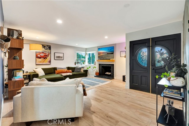 Detail Gallery Image 5 of 21 For 2447 Young Ave, Thousand Oaks,  CA 91360 - 4 Beds | 2 Baths
