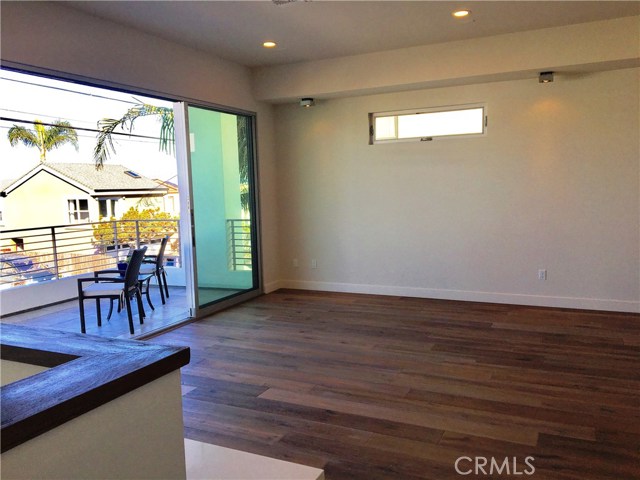 Living room to ocean view balcony