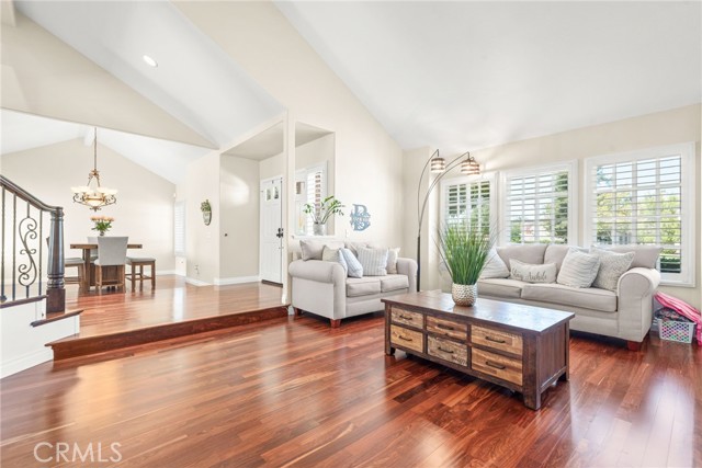 320 Forelock Court, Simi Valley CA: https://media.crmls.org/medias/86776f4e-a55d-4fa1-823e-13f64d815a70.jpg