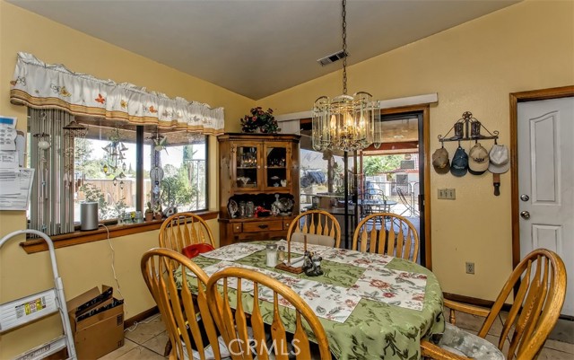 Detail Gallery Image 9 of 35 For 18678 Main St, Hesperia,  CA 92345 - 3 Beds | 2 Baths