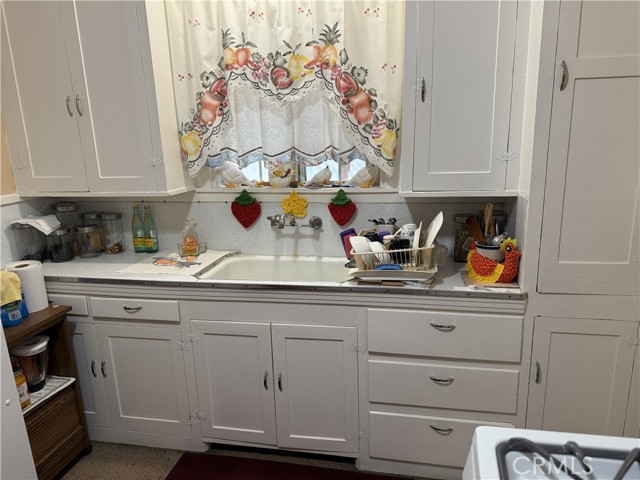 1610 Basler, Sacramento CA: https://media.crmls.org/medias/8677d143-d23f-489c-8bf5-4621fa8794d1.jpg