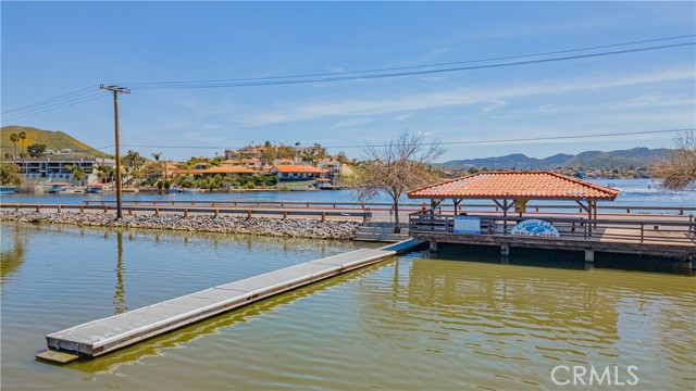 23825 N Canyon Lake Drive, Canyon Lake CA: https://media.crmls.org/medias/8678191e-6f8d-4cd2-bbc9-99a38b12a10c.jpg