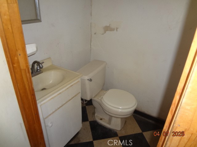 https://media.crmls.org/medias/86784932-9dc0-49c1-b722-f29c921ffe09.jpg?preset=X-Large
