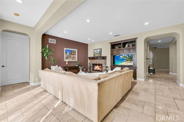 Detail Gallery Image 22 of 45 For 3328 S Crawford, Santa Ana,  CA 92704 - 5 Beds | 4/1 Baths
