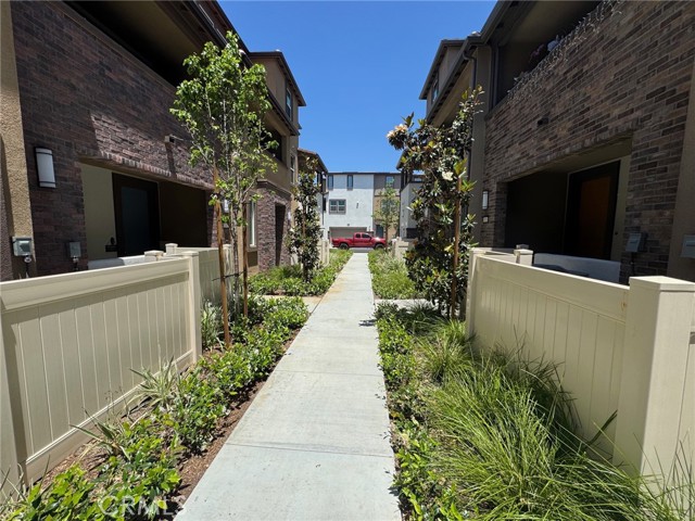 1440 stratus Drive, Pomona CA: https://media.crmls.org/medias/8678680b-86d4-4392-8784-b1c7fb97b2eb.jpg