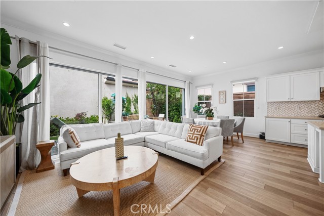 Detail Gallery Image 10 of 37 For 67 Runner, Irvine,  CA 92620 - 3 Beds | 3/1 Baths