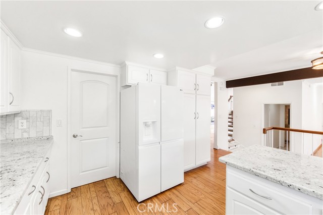 Detail Gallery Image 11 of 67 For 16293 Wayfarer Ln, Huntington Beach,  CA 92649 - 5 Beds | 3/1 Baths