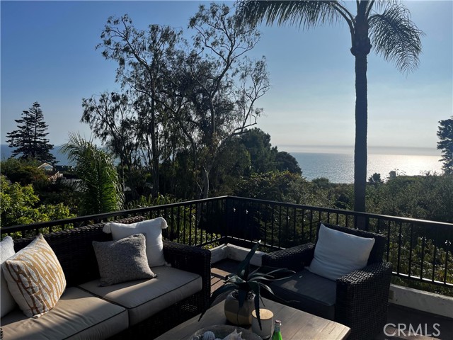 31402 Ocean View, Laguna Beach CA: https://media.crmls.org/medias/8679b526-4b98-43ee-95b4-86d6a4e73ff5.jpg