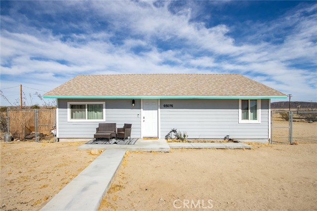 Detail Gallery Image 1 of 50 For 65076 E Broadway, Joshua Tree,  CA 92252 - 2 Beds | 1 Baths