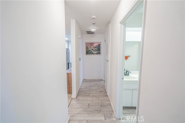 Detail Gallery Image 8 of 42 For 15543 Dearborn, North Hills,  CA 91343 - 4 Beds | 2 Baths