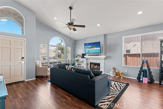 Detail Gallery Image 12 of 28 For 45071 Corte Bravo, Temecula,  CA 92592 - 3 Beds | 2 Baths