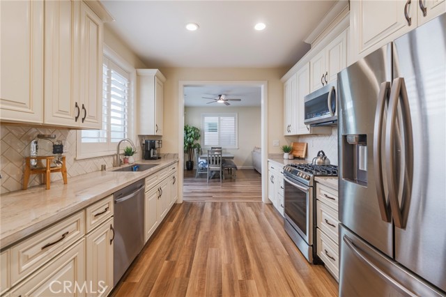 Detail Gallery Image 5 of 25 For 14944 Texaco, Paramount,  CA 90723 - 3 Beds | 2/1 Baths