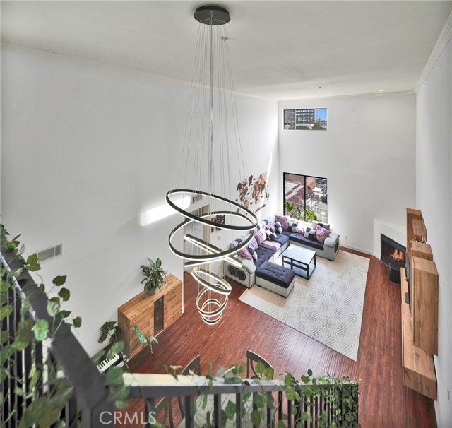 625 S Berendo Street, Los Angeles CA: https://media.crmls.org/medias/867d64a3-9cde-4a5e-bbc0-3be6f4c7cb7e.jpg