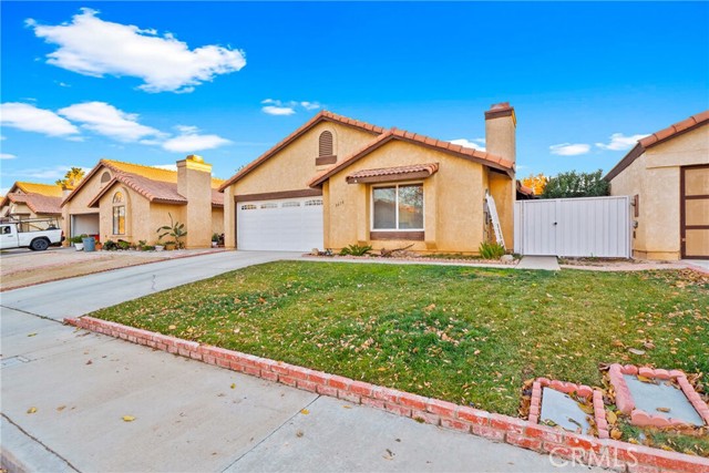Detail Gallery Image 1 of 20 For 3616 Casamia Ave, Palmdale,  CA 93550 - 3 Beds | 2 Baths
