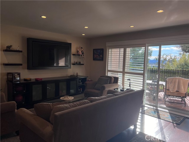 Detail Gallery Image 8 of 38 For 7767 via Rosa Maria, Burbank,  CA 91504 - 3 Beds | 2/1 Baths