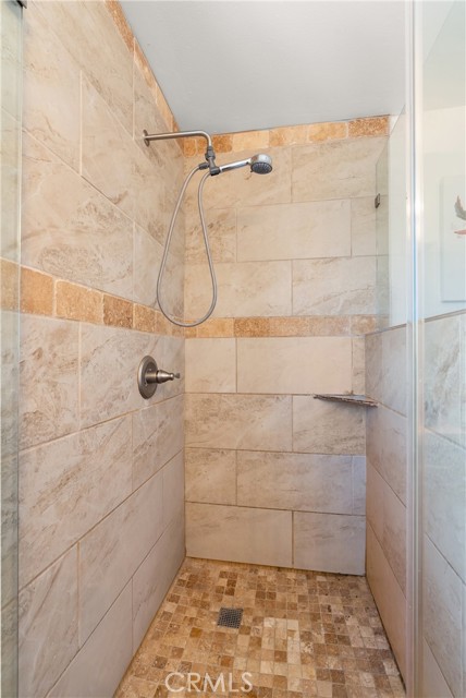 Detail Gallery Image 14 of 23 For 18021 Gulf Ln, Huntington Beach,  CA 92646 - 6 Beds | 4 Baths