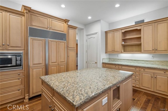 50 Old Course Drive, Newport Beach CA: https://media.crmls.org/medias/867fc6f2-89c2-4e91-85ba-c83bd692138f.jpg