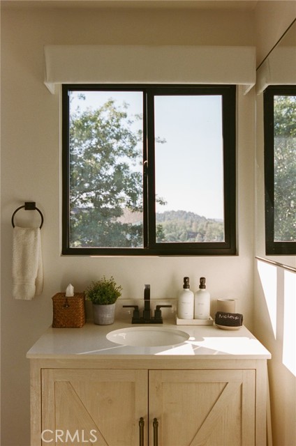 Detail Gallery Image 36 of 59 For 481 Heliotrope Dr, Lake Arrowhead,  CA 92352 - 3 Beds | 2/1 Baths