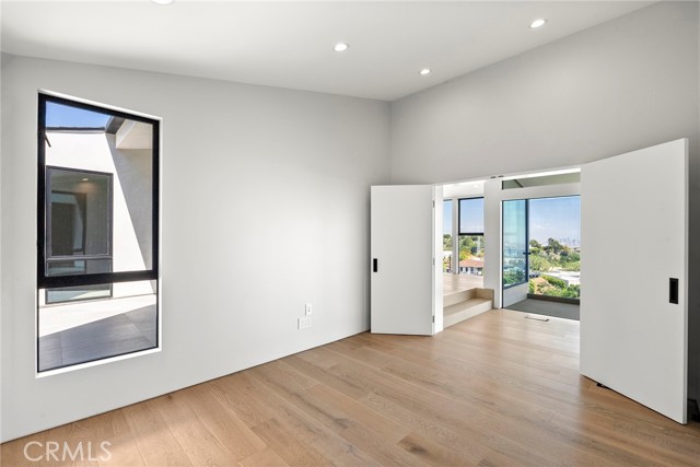 Detail Gallery Image 20 of 35 For 9336 Lloydcrest Dr, Beverly Hills,  CA 90210 - 3 Beds | 2 Baths
