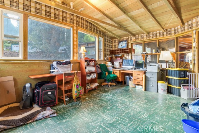 Image 14 of 66 For 39065 Oak Glen Road