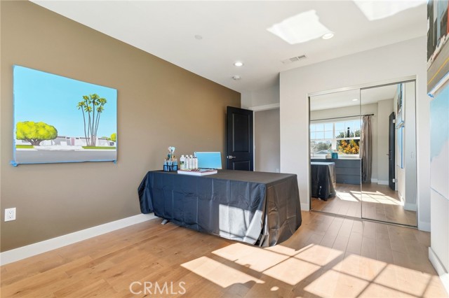 Detail Gallery Image 46 of 57 For 2311 W Clark Ave, Burbank,  CA 91506 - 4 Beds | 4/1 Baths