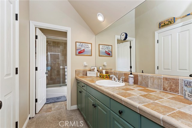 Detail Gallery Image 24 of 44 For 858 Grass Valley Rd, Lake Arrowhead,  CA 92352 - 4 Beds | 2/1 Baths