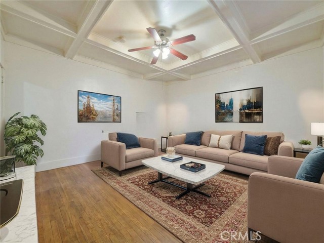 Detail Gallery Image 6 of 57 For 608 W 52nd, Los Angeles,  CA 90037 - 3 Beds | 2 Baths