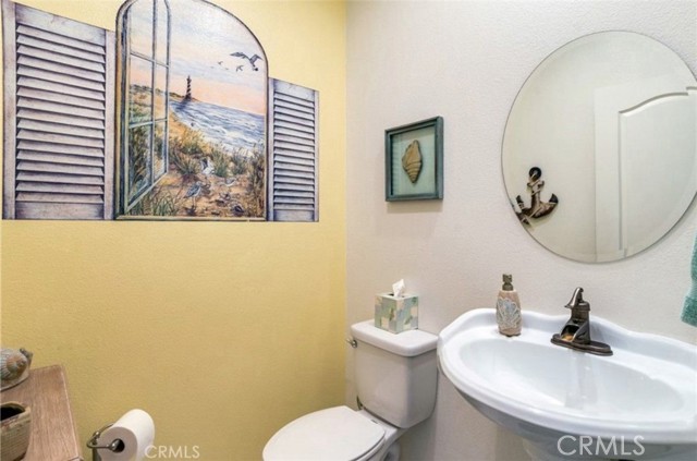 Detail Gallery Image 5 of 12 For 12613 Tamarisk Rd Rd, Victorville,  CA 92395 - 3 Beds | 2/1 Baths