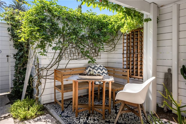 Detail Gallery Image 34 of 40 For 2317 Walgrove, Los Angeles,  CA 90066 - 4 Beds | 3 Baths