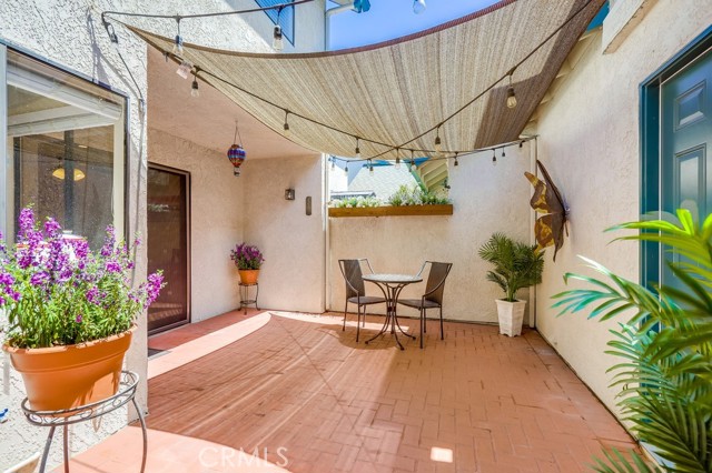 1505 W Nottingham Lane, Anaheim CA: https://media.crmls.org/medias/8682bbb7-f0ee-4e23-993d-10df813ad347.jpg